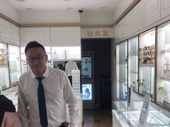-翰佐蔡司小乐圆·依视路星趣控·暴龙眼镜折扣店