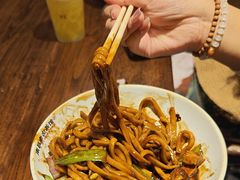 -珠宝街老左杂酱面馆