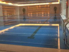 -小鲨鱼游泳培训(会展中心店)