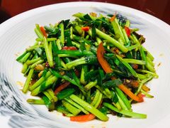 藜蒿炒腊肉-万小金辣椒炒肉(三经路店)