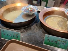 自助取餐区-令氏家外家周秦食府(高新店)