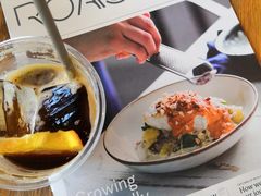 -ROAST coffee & eatery