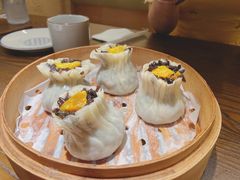 乌米咸蛋黄烧卖-佬泰丰斋· 乌镇茶食餐厅