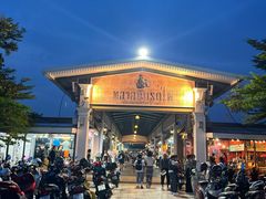 -席娜卡琳火车铁道夜市