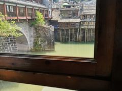 -临江餐馆二楼美食部落