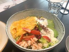 牛油果鲜虾沙拉-A30 BISTRO