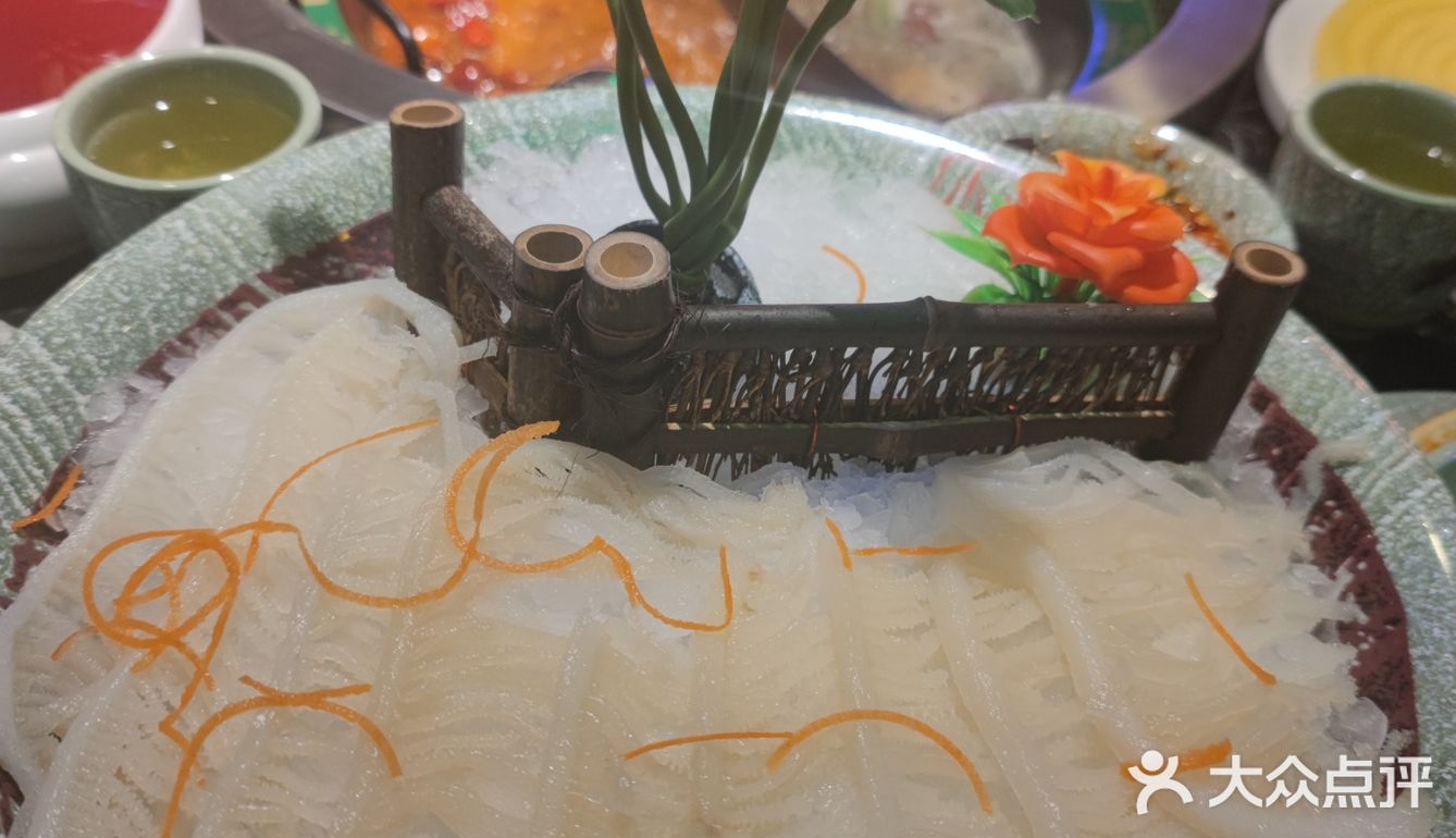 洞为主 题的火锅在长沙还是第一次体验，环境好又有特色