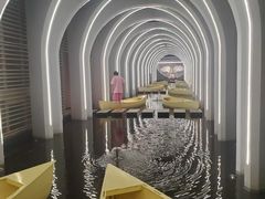 -涨巢·潮玩水疗局