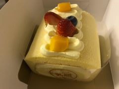 新西兰乳脂原味蛋糕卷-圣安娜饼屋(信和广场店)