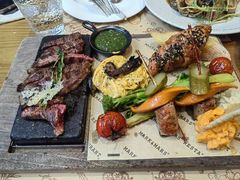 -Mark&Mars Restaurant