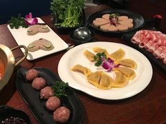 -重庆爽翻天老火锅(临平万达广场店)