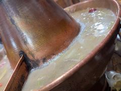 -果松木炭酸菜铜火锅·外婆参鸡汤