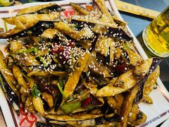 -郑小二山东特色炒鸡店(红小巷店)