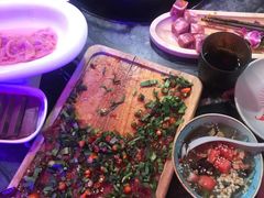 -热火朝天鲜切牛肉火锅(南强街巷店)