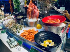 -亚洲国际大酒店·云顶阁旋转自助餐厅