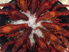 -虾弄弄海派小龙虾·牛羊蝎子火锅