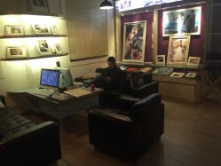 -巴黎婚纱摄影工作室