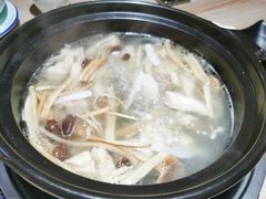 椰子鸡汤-探窝·竹笙椰子鸡(杨箕店)