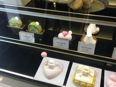 面包甜点陈列柜-浮光之丘MontCake生日蛋糕(花牌坊店)
