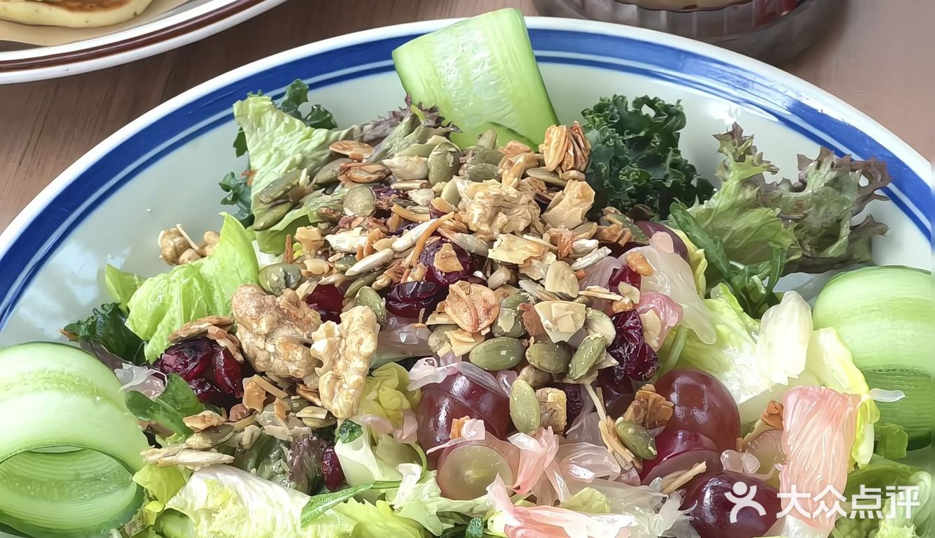 广州天环！露天餐位太chill 啦……