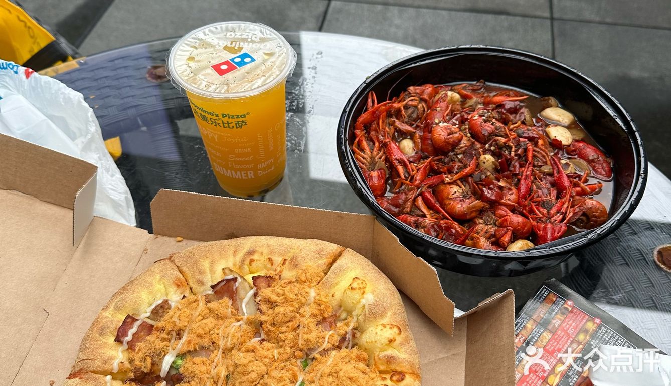 披萨陪小龙虾，美味加倍呀