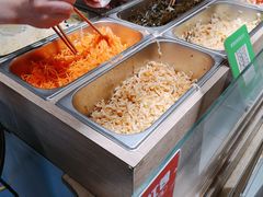 自助取餐区-三兄弟高炉烧饼