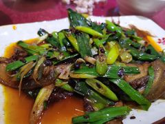 蒜苗回锅肉-易老妈蹄花.特色川菜(人民公园总店)