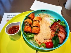 香茅烤猪颈肉春卷捞檬-蔡澜PHO(海岸城店)