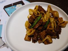 菌酱螺旋粉炒牛上脑-有璟阁港式餐厅(金融街购物中心店)