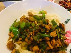 辣爆小公鸡面-锅儿挑面馆