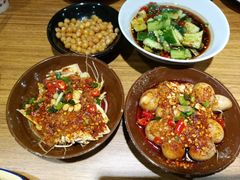 -巴四老城区炭火蛙锅(张江店)