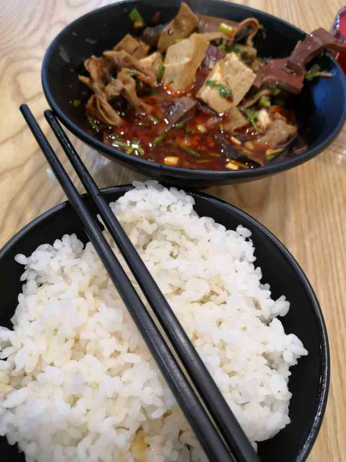 岭南牛杂-"方便的快餐,在财富又一城负一楼.地点还."-大众点评移动版