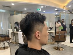 点击看大图 -八佰伴8008星级形象店