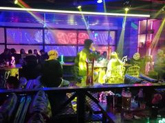 -UP嘻哈酒吧(粉巢店)