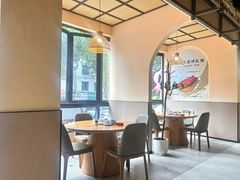 -小白的·非遗东方烤乳猪·海南菜连锁餐厅(椰梦长廊外贸路店)
