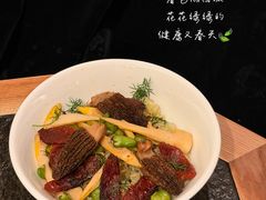 -三出山火锅(南京万象天地店)