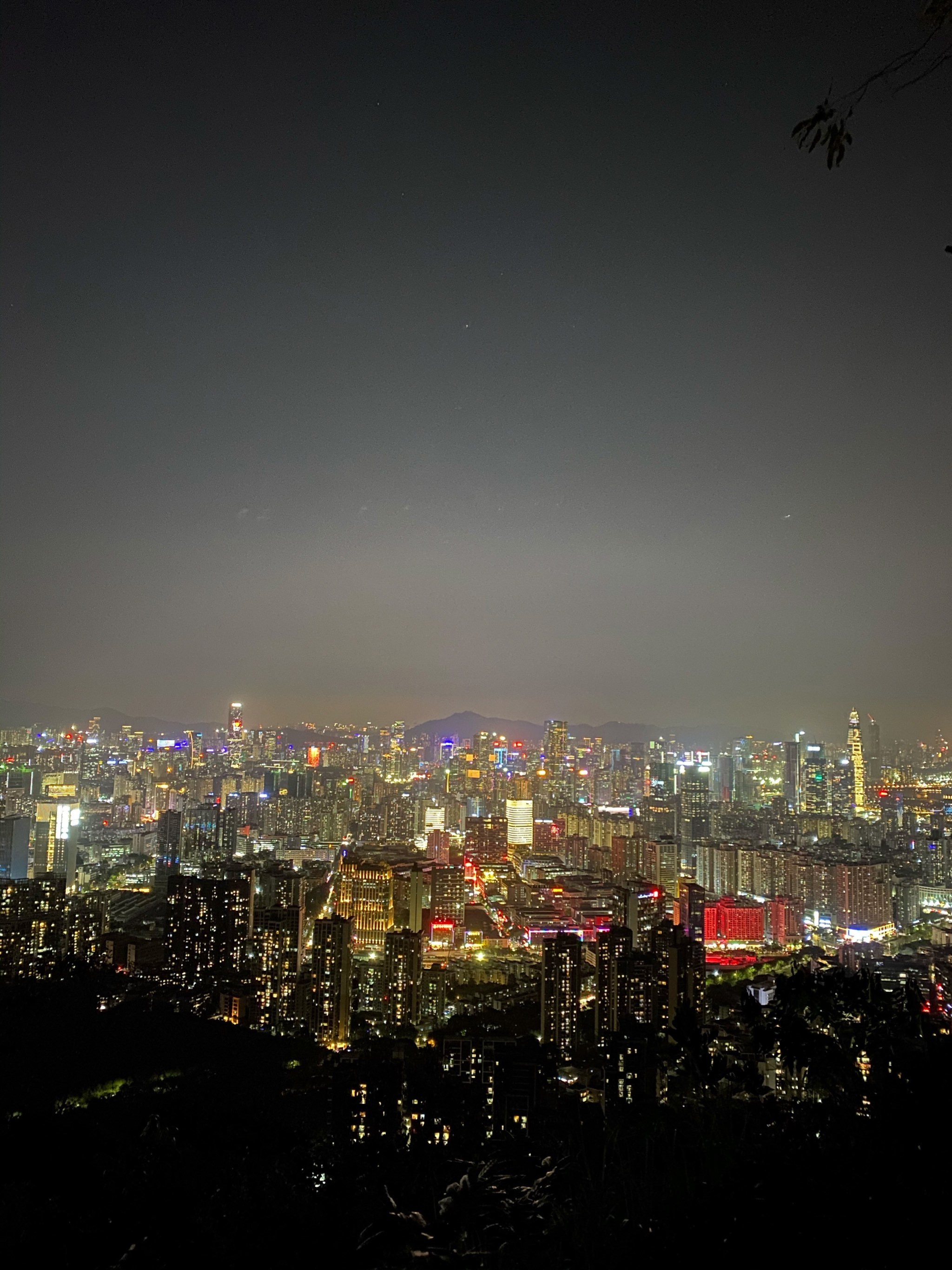 南山公园位于广东省深圳市南头半岛,主峰高