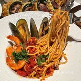 这家西餐厅的圣诞氛围浓度达到了1000%