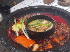 -扎起市井老火锅(乐山总店)