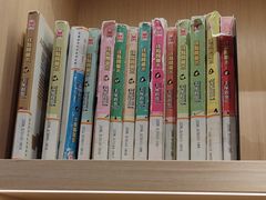 -漕河泾街道图书馆(漕河泾社区文化活动中心店)