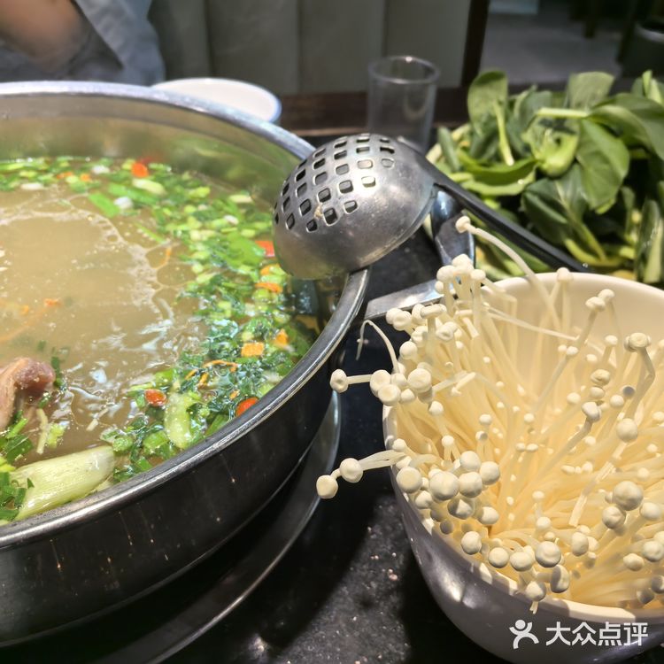 你吃牛肉火锅的时候会翘脚[狗头]