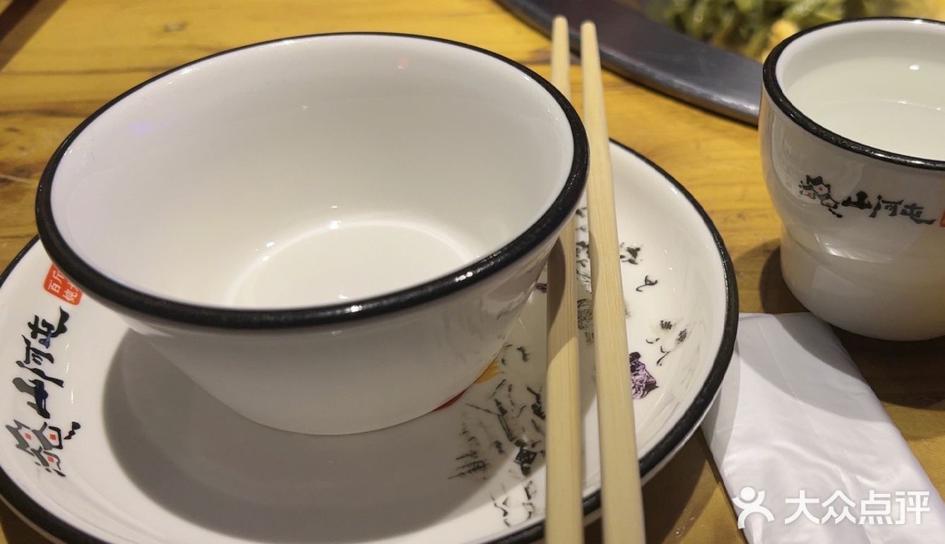 这家铁锅炖也太好吃了吧