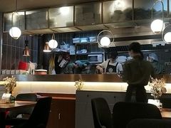 -POKEE VIA&Brunch·维娅(重庆来福士店)