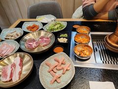 -臻牛烤肉