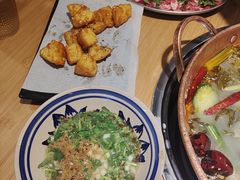 -洱火云南酸菜牛肉火锅(石景山当代商城店)