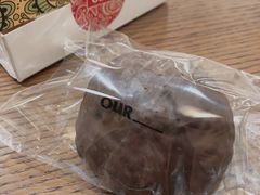 超级巧克力泡芙-OUR Bakery(SKP-S店)