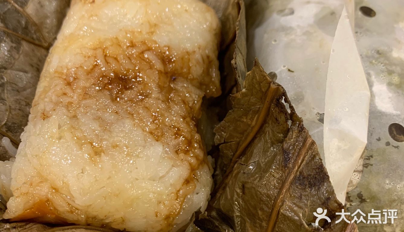 朋友约聚餐，五点半去拿位就开始排队了，太受欢迎