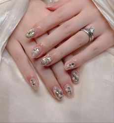 -芊冉•美甲美睫纹绣