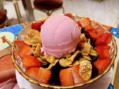 士多啤梨黑钻配雪糕-甜心妈妈·榴莲星级糖水(北京路总店)