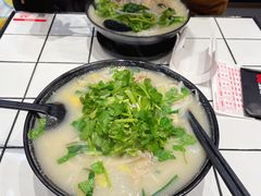 -肥汁米蘭香港米线(长宁来福士店)